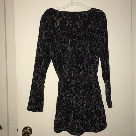 Long sleeved romper: Black and white style - Picture 2 of 4